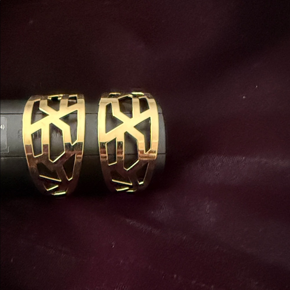 Elegant Gold Cutout Rings